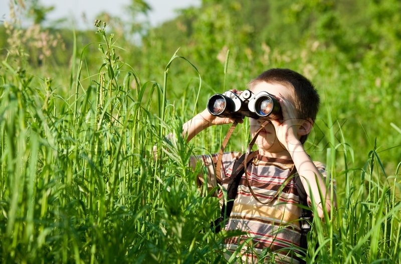kid on binoculars